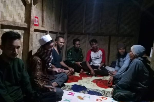 Meeting dengan tim divisi sarana