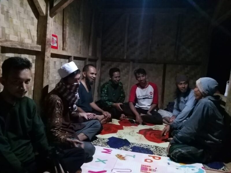Meeting dengan tim divisi sarana