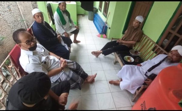Kunjungan Tak Terduga Dari Warga