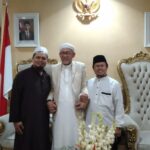 Maulana Abbas Al Hadid, KH. Abah Roudh Bahar dan KH. Nawawi silaturahmi membahas penyebaran mimpi Sayyid Muhammad Qasim